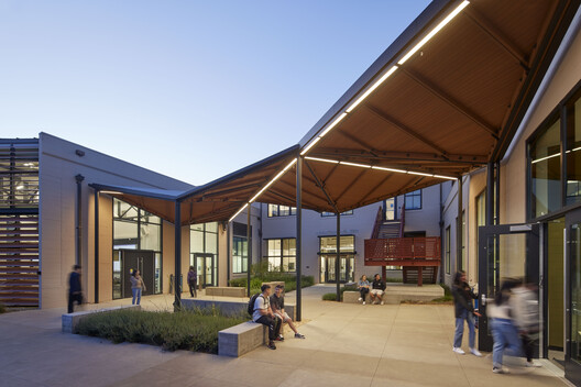 Walker Hall Graduate Student Center / LMS Architects - Exterior Photography, Courtyard