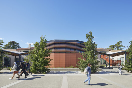 Walker Hall Graduate Student Center / LMS Architects - Exterior Photography