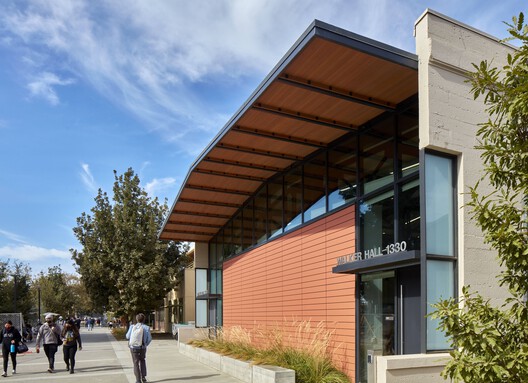 Walker Hall Graduate Student Center / LMS Architects - Exterior Photography