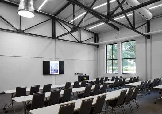 Walker Hall Graduate Student Center / LMS Architects - Interior Photography, Dining room, Chair
