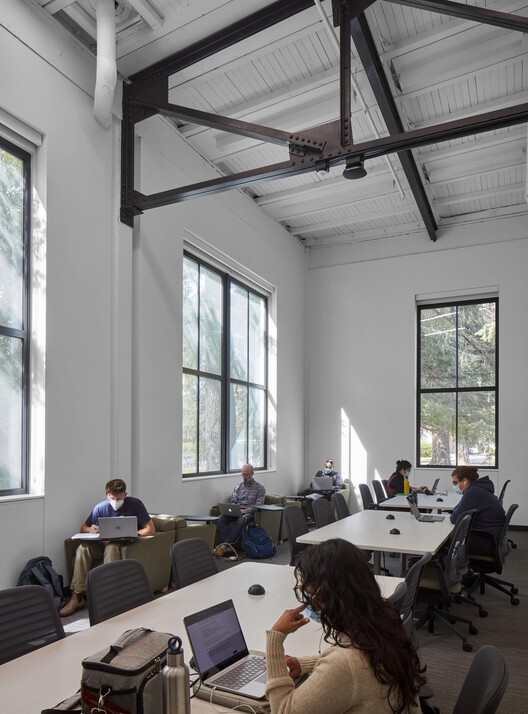 Walker Hall Graduate Student Center / LMS Architects - Interior Photography, Dining room, Table, Chair