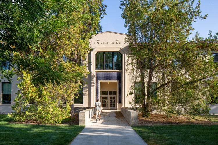 Walker Hall Graduate Student Center / LMS Architects - Exterior Photography, Facade, Door