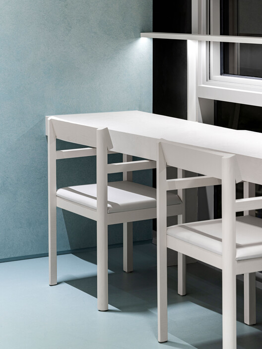 HE:ARTS HANNAM Hair Salon / RVMN - Interior Photography, Table, Chair