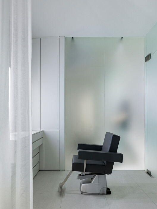 HE:ARTS HANNAM Hair Salon / RVMN - Interior Photography, Chair