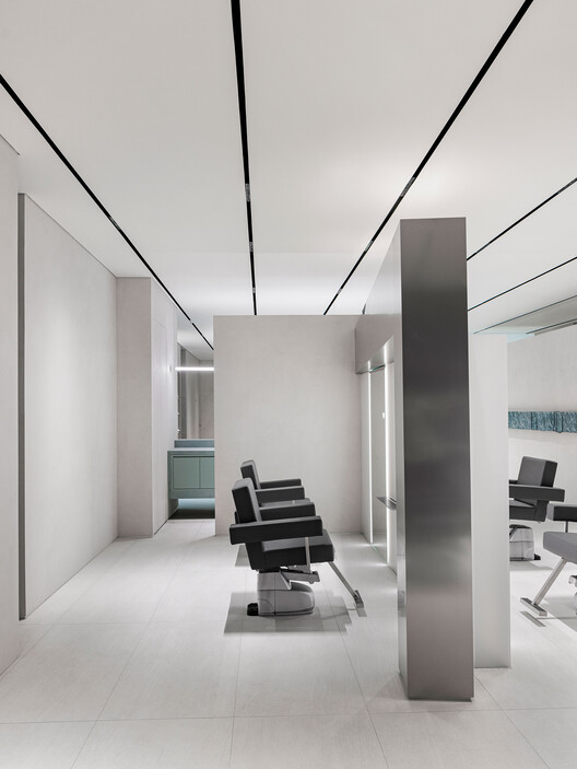 HE:ARTS HANNAM Hair Salon / RVMN - Interior Photography, Chair, Glass