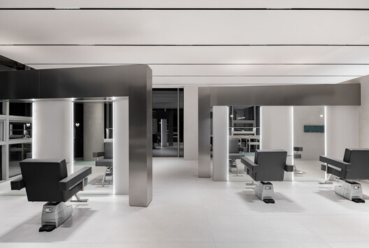HE:ARTS HANNAM Hair Salon / RVMN - Interior Photography, Kitchen, Chair