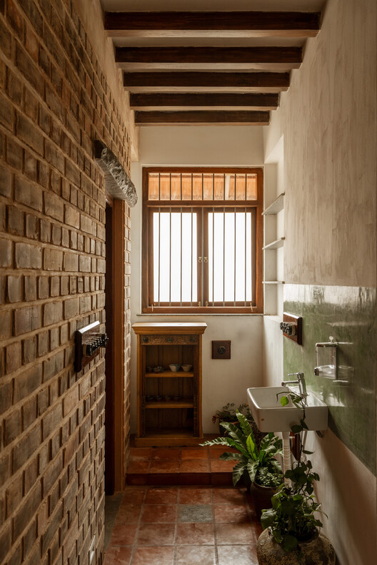 Adorn House / Bhutha Earthen Architecture Studio - Interior Photography, Wood, Lighting, Brick, Sink