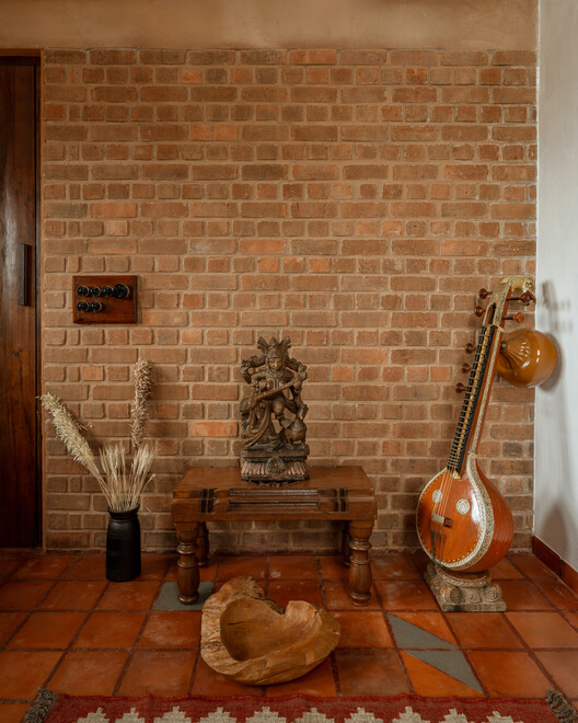 Adorn House / Bhutha Earthen Architecture Studio - Interior Photography, Brick, Wood