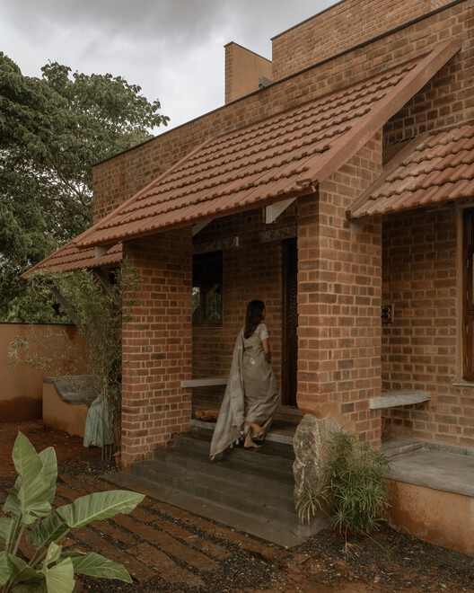 Adorn House / Bhutha Earthen Architecture Studio - Exterior Photography, Wood, Brick