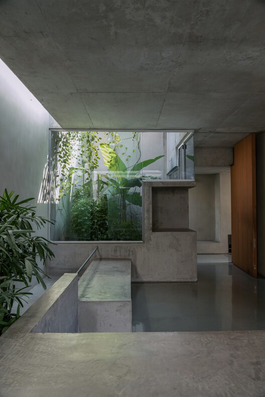 Urban Gauze Textile House and Office / DOT - Interior Photography