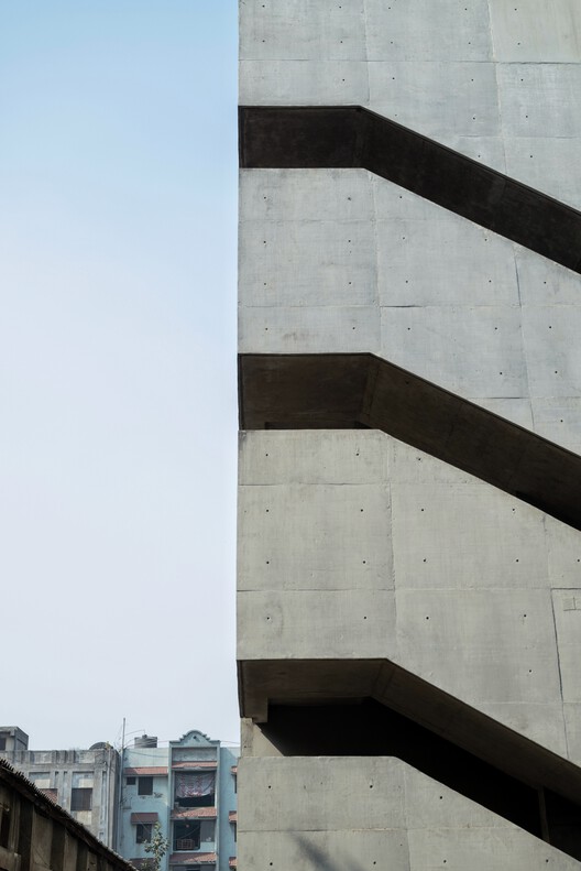 Urban Gauze Textile House and Office / DOT - Exterior Photography, Concrete
