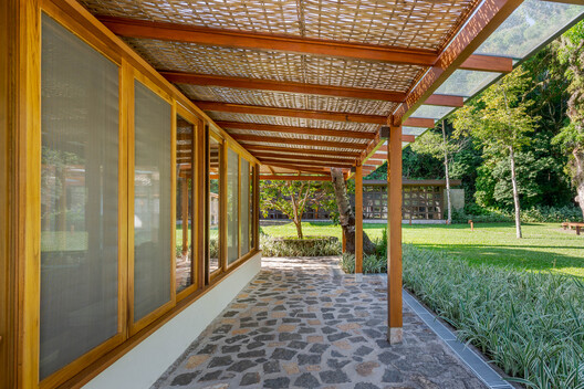 Edificio de Coordinadores de la Asociación Barreiros / Dall'Ovo Magalhães Arquitetura - Imagen 9 de 22