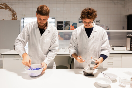 Reimagining Lisbon’s Azulejos: Regenerative Biomaterial Tiles from the Tagus River - Image 14 of 15