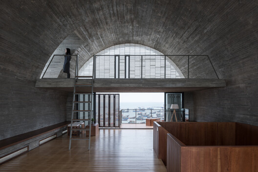 Designing with Vaults: 10 Residential Projects that Maximize Light and Volume