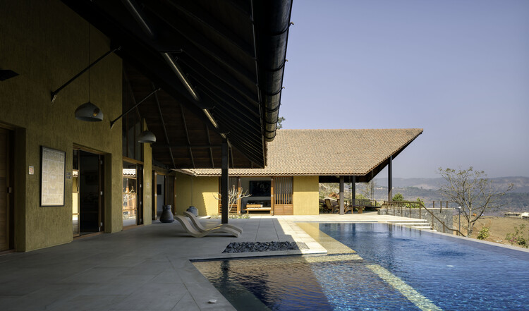 Casa en Panshet / Opolis Architects -imagen 2 de 24