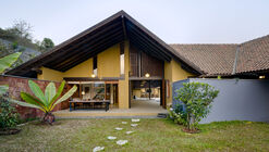 Casa en Panshet / Opolis architects