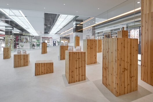 Snow Peak MATRO Department Store / KiKi ARCHi - Interior Photography, Lighting, Glass