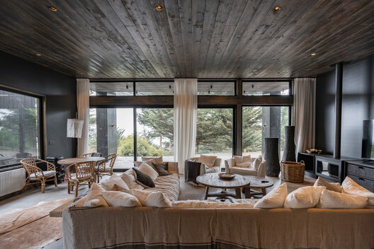 Puertecillo House / reBA Studio - Interior Photography, Living Room, Wood, Sofa, Chair, Beam