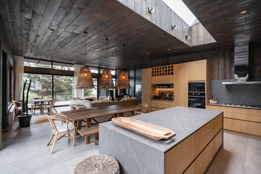 Puertecillo House / reBA Studio - Interior Photography, Kitchen, Wood, Countertop, Lighting, Chair