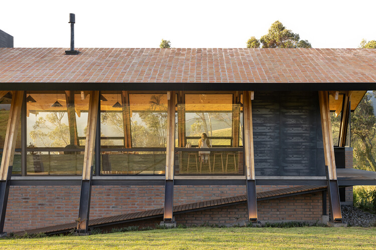 House La Miradora / Taller general - Fotografía externa, madera, fijación del rayo