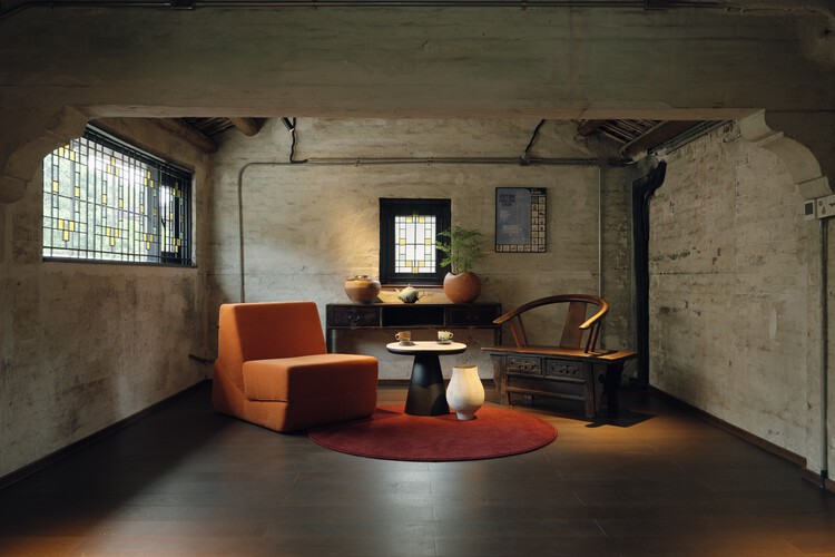 Renovación de Guanyao de Foshan / Greyspace Architects - Fotografía interior, madera, madera, iluminación, sillas, mesas, mesas