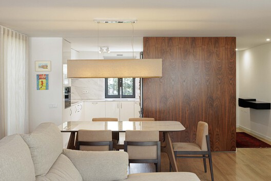 PI House / ArquitectosRT - Interior Photography, Wood, Table, Chair, Sofa, Lighting