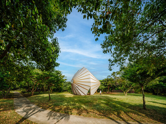 All Together Under the Umbrella / Cheng Tsung FENG Design Studio - Exterior Photography
