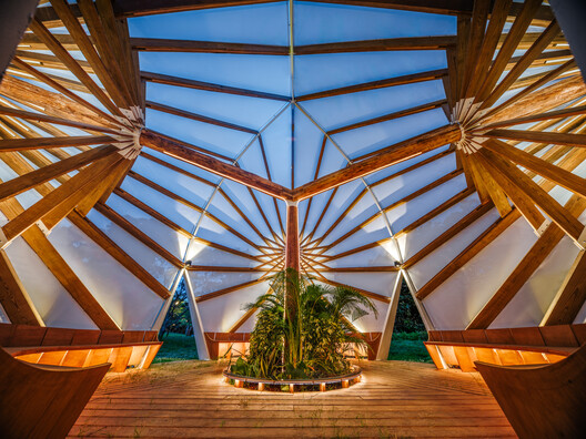 All Together Under the Umbrella / Cheng Tsung FENG Design Studio - Interior Photography, Wood
