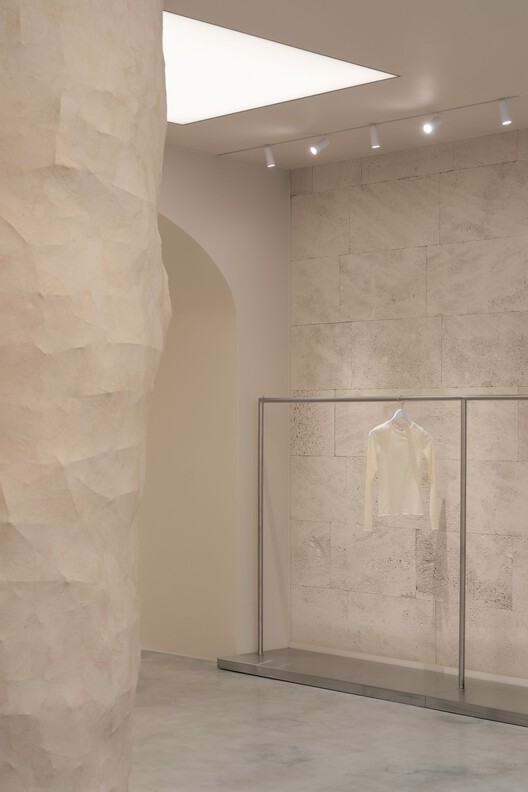 PAPAYA Brand Showroom / Between The Walls - Interior Photography, Bathroom