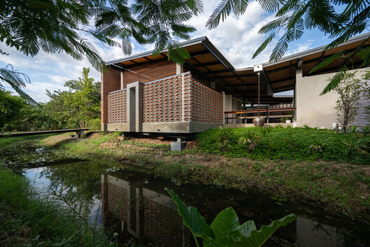 Cheewit Cheewa Home of Nature / Teerachai Leesuraplanon, Thitiphong Phoonthong - Image 6 of 33