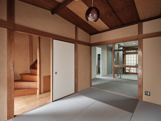 Itabashi House / ROOVICE - Interior Photography, Wood, Door, Glass