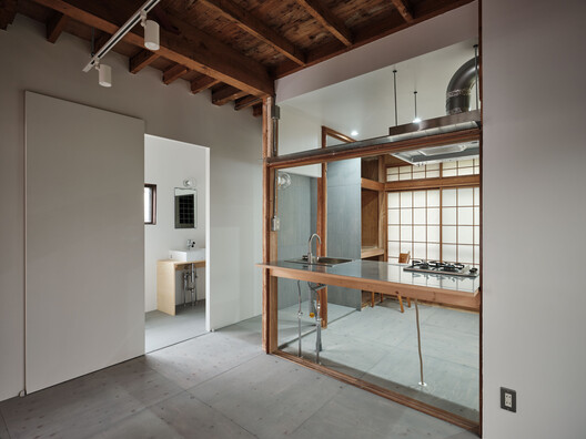 Itabashi House / ROOVICE - Interior Photography, Kitchen, Wood, Lighting, Beam, Glass