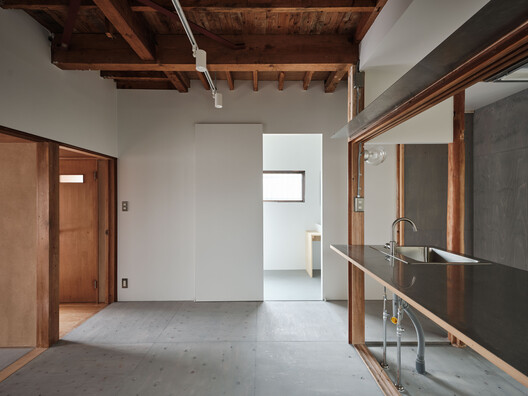Itabashi House / ROOVICE - Interior Photography, Kitchen, Wood, Beam