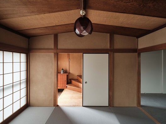 Itabashi House / ROOVICE - Interior Photography, Wood, Lighting, Door
