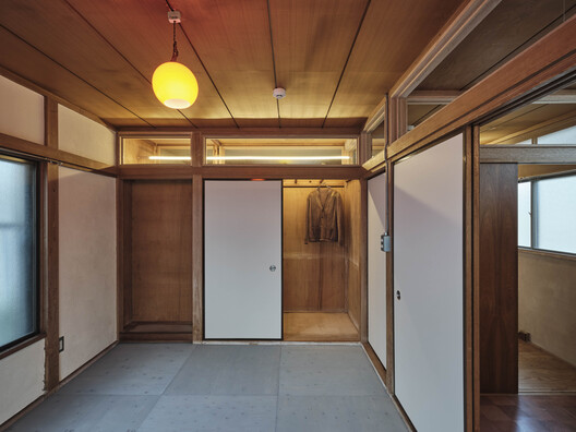 Itabashi House / ROOVICE - Interior Photography, Wood, Door, Glass