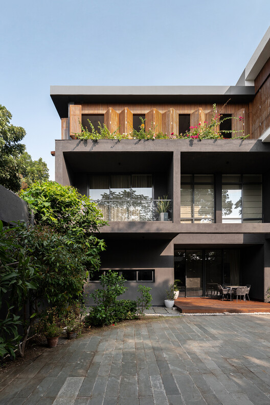 Cantilever Residence / Abin Design Studio - Exterior Photography, Balcony
