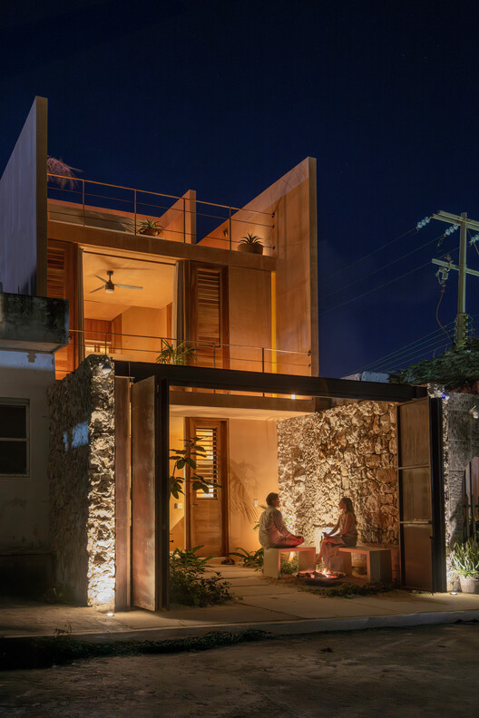 Puerto House / TACO taller de arquitectura contextual  - Exterior Photography, Door, Balcony