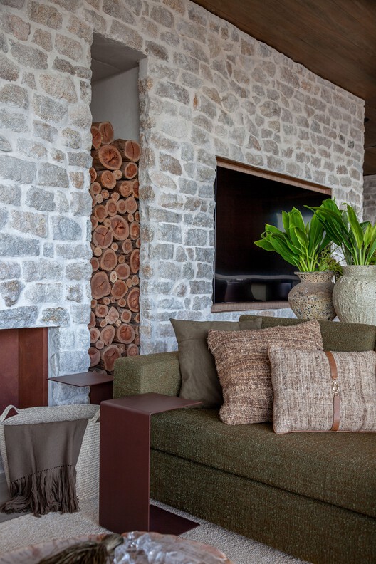 Haras / Negrelli & Teixeira - Fotografia de Interiores, Sala de Estar, Madeira, Tijolo, Iluminação