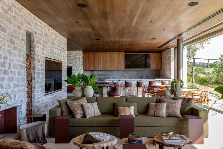 Haras / Negrelli & Teixeira - Mais Imagens