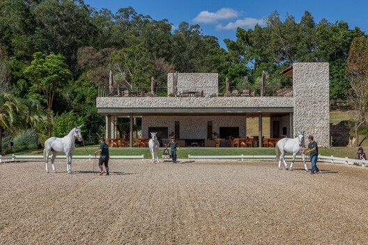 Haras / Negrelli & Teixeira - Fotografia de Exterior