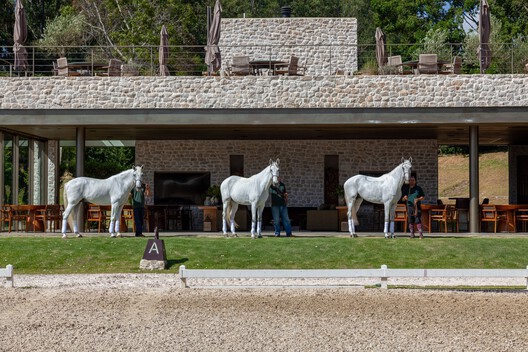 Haras / Negrelli & Teixeira - Fotografia de Exterior
