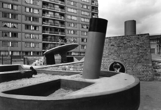 Unconventional Playgrounds: Built from Junk, Shaped by Concrete, Freed by Play - Image 9 of 13