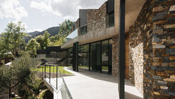 Villa W / Architecture MR