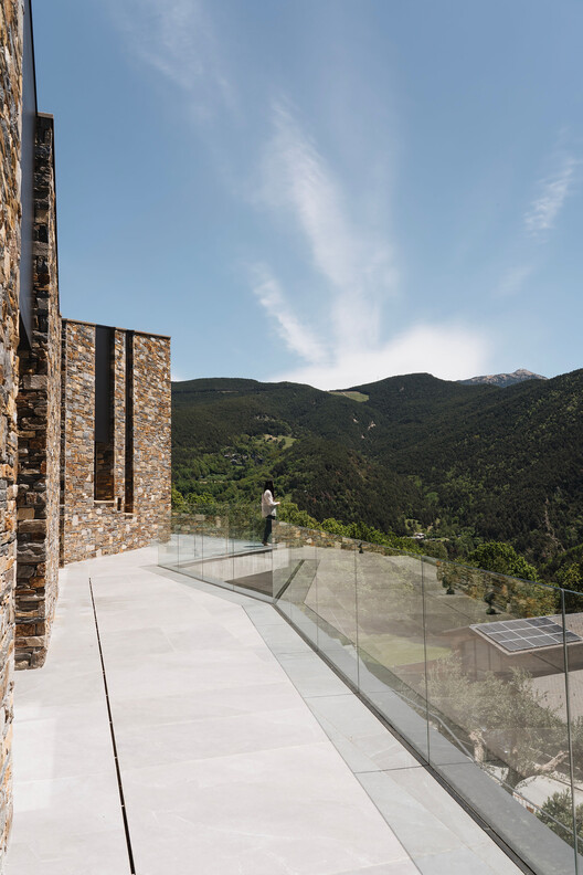 Villa con arquitectura MR - Imagen 14 de 35