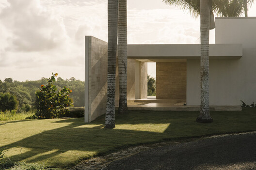 Flamboyanes 41 House / Estudio Mazara - Image 7 of 27