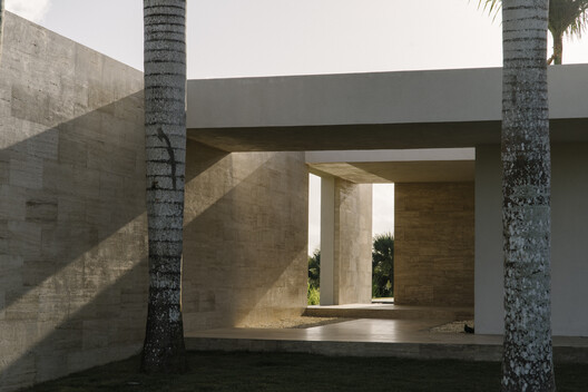 Flamboyanes 41 House / Estudio Mazara - Image 2 of 27