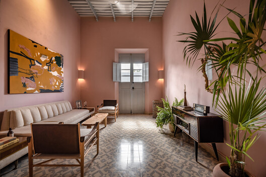 Inhabiting a Layered Past: How Contemporary Design Is Transforming Colonial Houses in Mérida, Mexico - Image 17 of 31