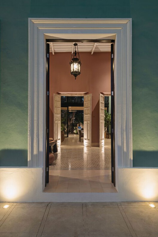 Inhabiting a Layered Past: How Contemporary Design Is Transforming Colonial Houses in Mérida, Mexico - Image 23 of 31