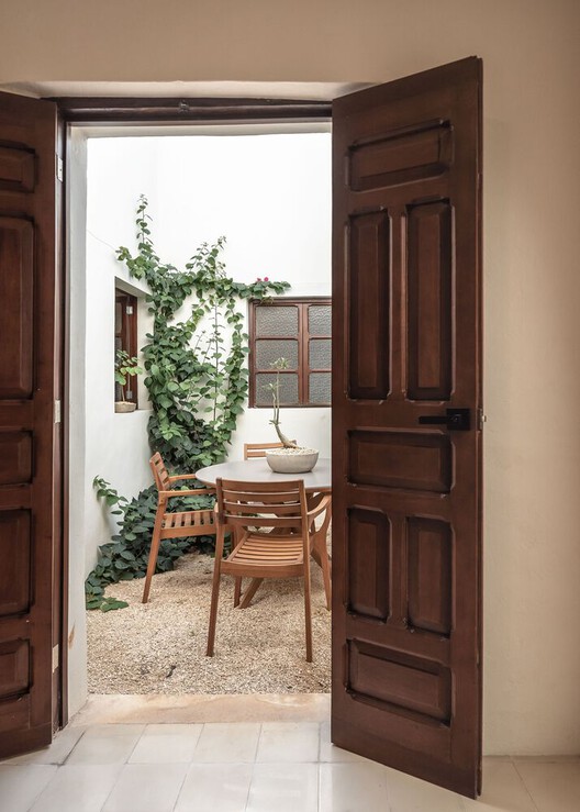 Inhabiting a Layered Past: How Contemporary Design Is Transforming Colonial Houses in Mérida, Mexico - Image 26 of 31