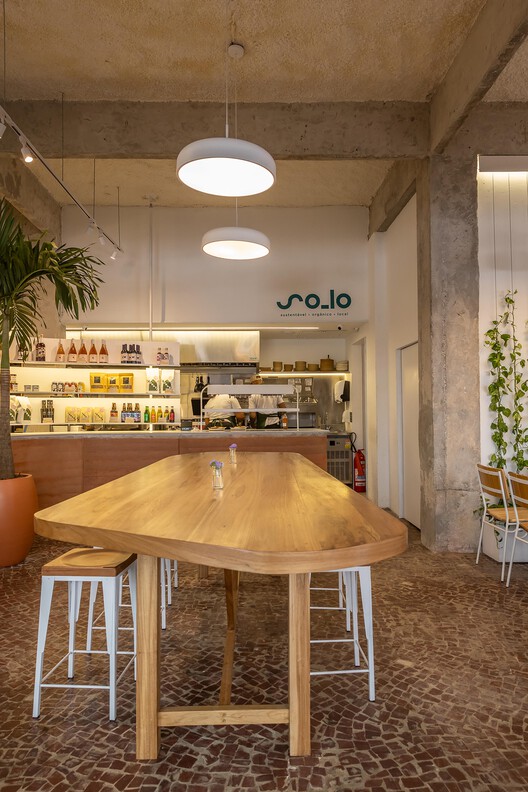 Café So_lo _ Copacabana / Estúdio Chão - Interior Photography, Dining room, Wood, Table, Chair, Lighting